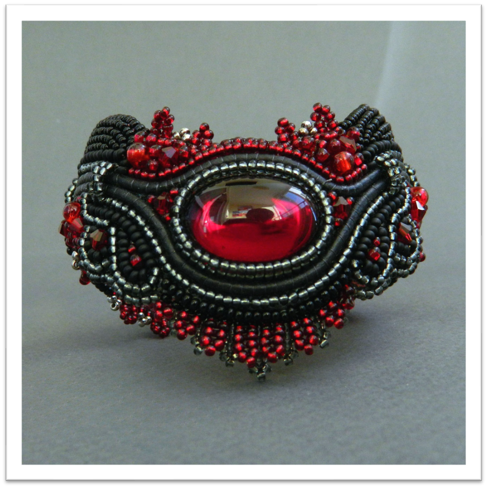 Bracelet with Czech cabochon and leather