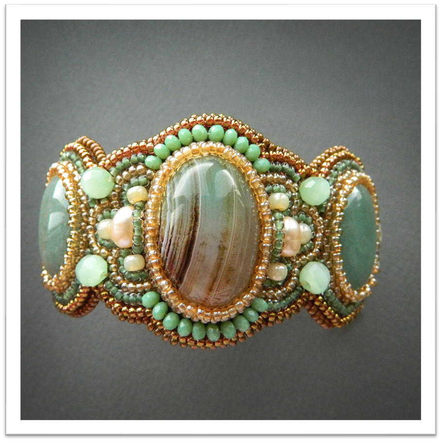 Bracelet with agate