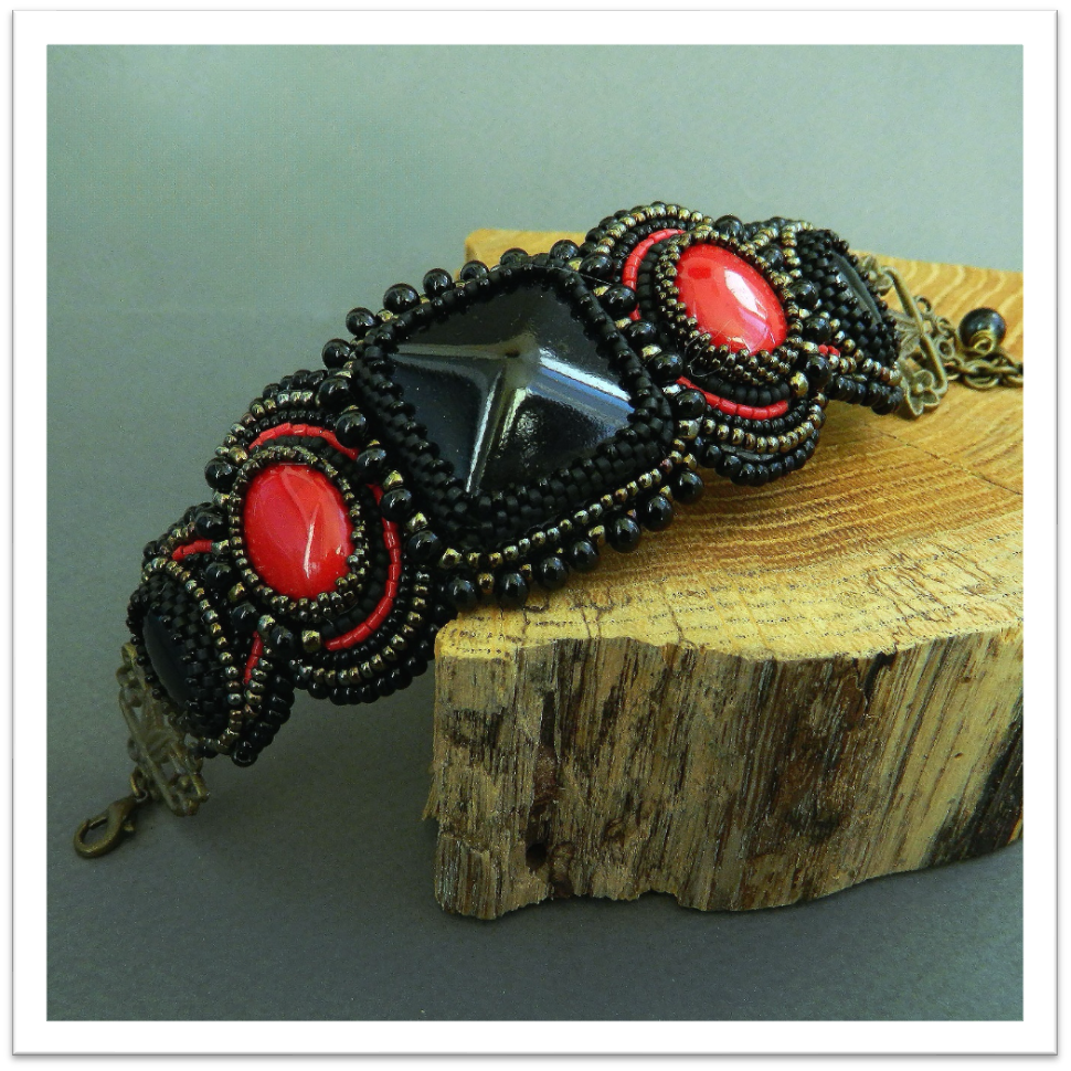 Bracelet with black howlite and jadeite