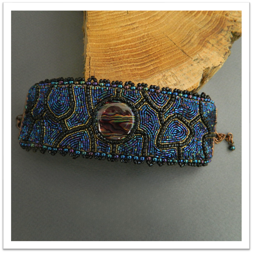 Bracelet with paua shell