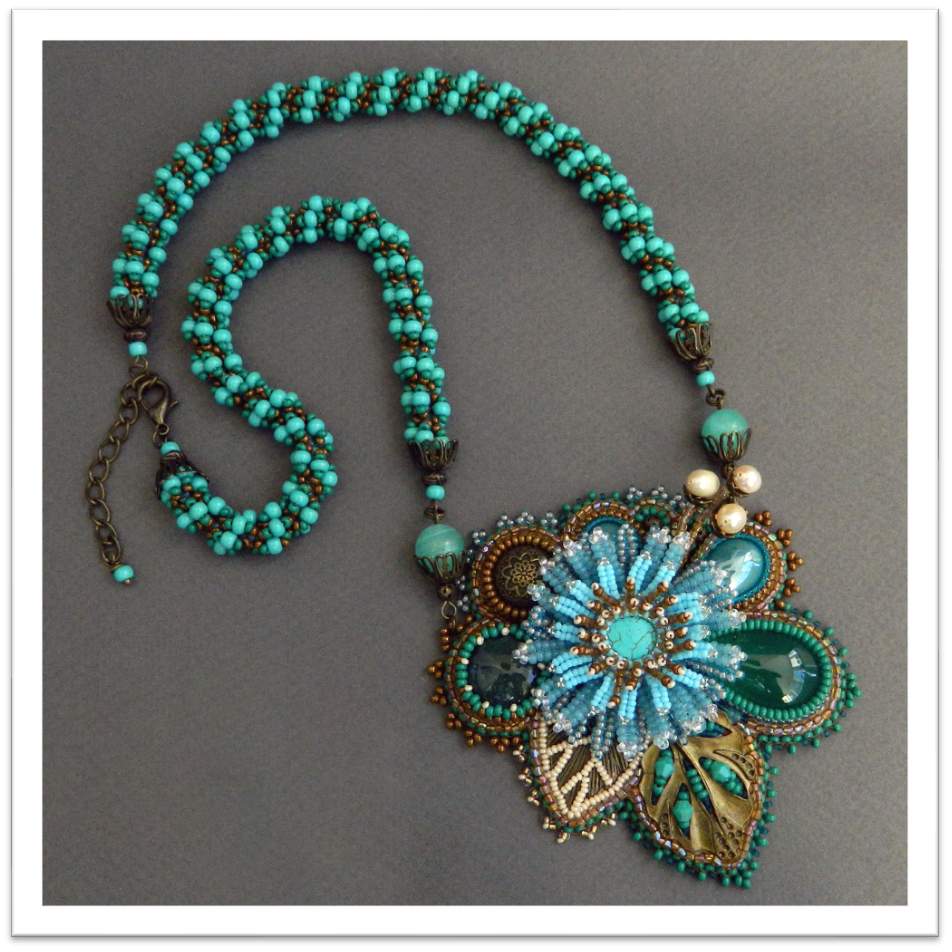 Floral pendant with agate and howlite