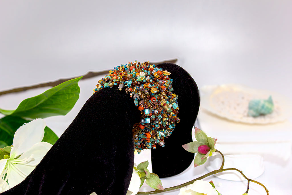 Bracelet with a Three-Dimensional Effect