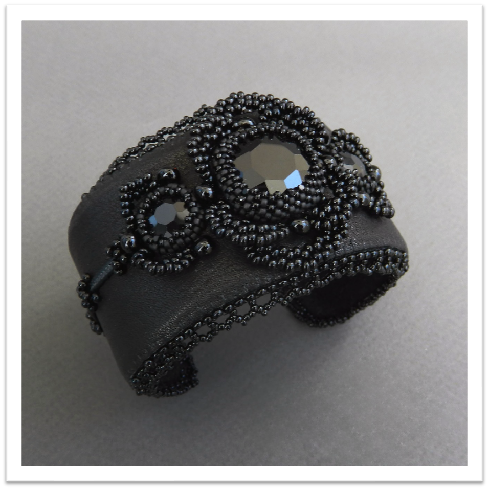 Leather bracelet with Czech glass crystal