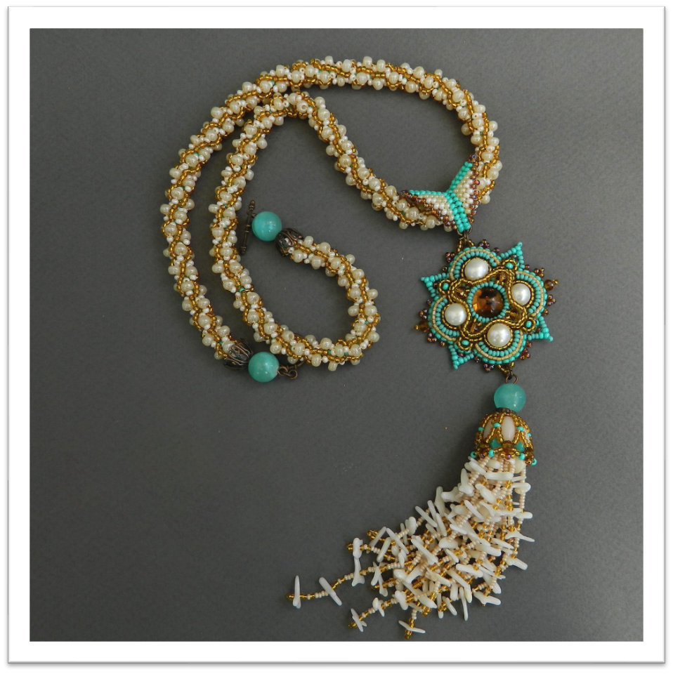 Pendant with coral