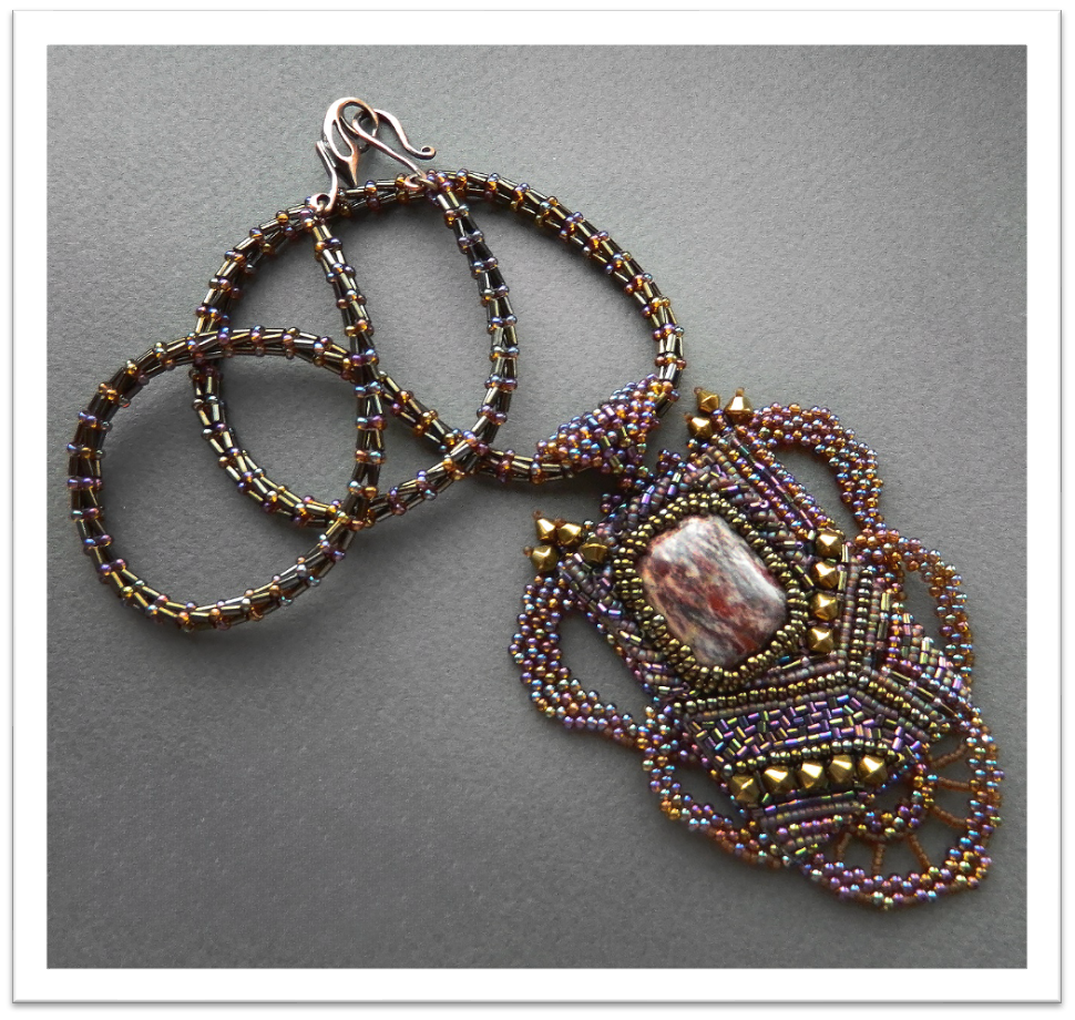 Pendant with jasper