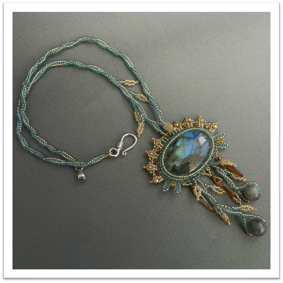 Pendant with labradorite (2)