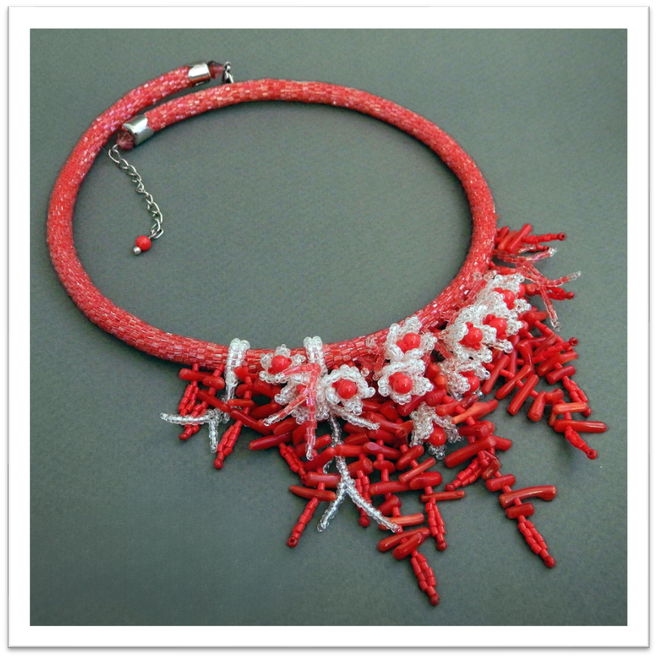 Rope necklace with coral