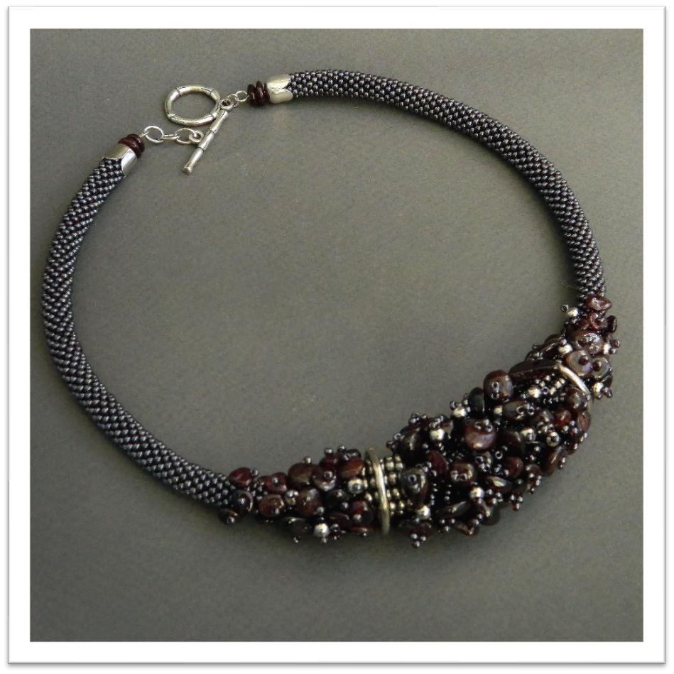 Rope necklace with garnet