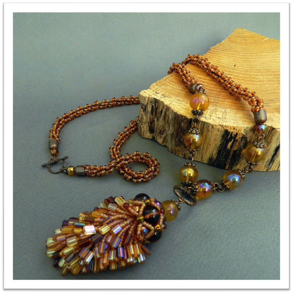 Rope pendant made of Czech seed beads